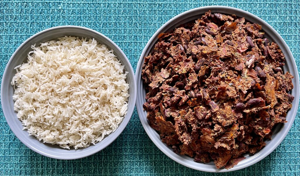 Chili con carne tørket i tørkemaskinen eller dehydrator, nydelig mat på tur