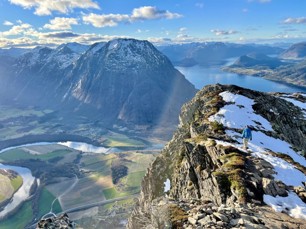 Romsdalseggen ridge