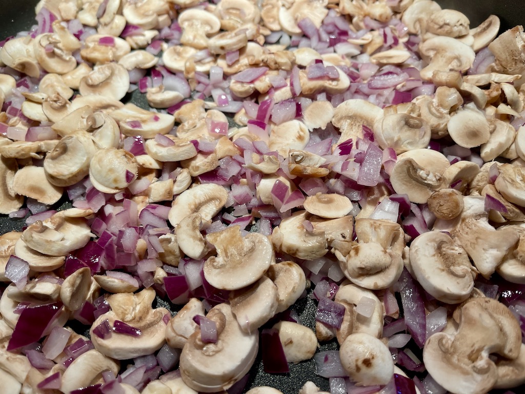 Vegetables for pasta carbonara